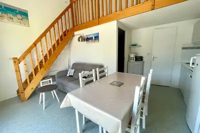 Image de Maison à 300m de la plage avec piscine chauffée, tennis, terrasse ensoleillée et WiFi