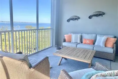 Image de *** Vente *** Acheter 4 Nuits, Obtenir Une Gratuite. Condo De Luxe 3\/3 Sur Le Son Anna Maria. Valable Du 12\/15\/19. Ne Manquez Pas Cette Offre SPÉCIALE De 5 Nuits Dans Un Port Particulier. Exclut toute fenêtre de vacances. Offre valable pour les