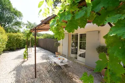 Image de Cottage de charme Zola  jardin piscine  parking prox  centre ville