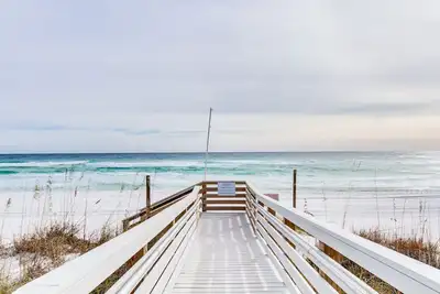 Image de Gulf Front Condo Pensacola Beach w / piscine communautaire!