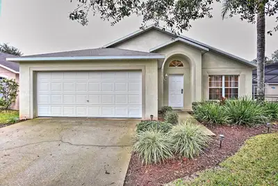 Image de Maison w \/ Pool & Game Room - 15 minutes de Disney!