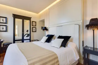 Image de Chambre B&B de luxe au Colisée avec salle de bain privative