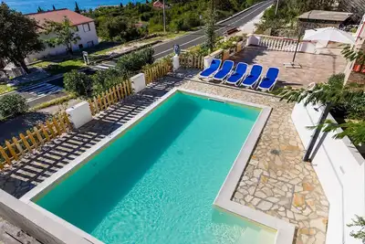 Image de Maison Marija (40347-K1) - Rovanjska