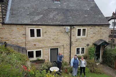 Image de Beau chalet en pierre de 2 chambres dans le centre de Crich