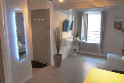 Image de Appartement dans Valbonne village/New Apartment in Valbonne, Cote d'azur