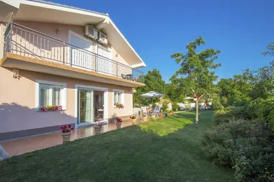 Image de Maison GriĹľane avec Piscine proche Plage