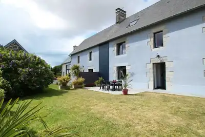 Image de Maison de charme avec terrasse, vélos, proche plage et nature, équipée pour familles