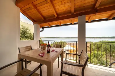 Appartement d'une chambre prés de la plage Barbat, Rab (A-14512-e)