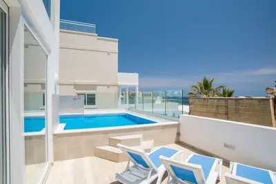 Image de Appartement Villa avec piscine privée et vue mer imprenable