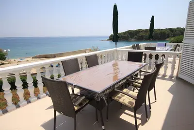 Image de Appartement de deux chambres prés de la plage Ugljan (A-829-b)