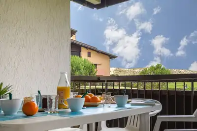 Image de Appartement Spacieux à Seignosse, Terrasse et Parking, à Proximité de la Plage