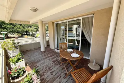 Image de Appartement T3 avec terrasse et garage Ă 300 m de la plage, quartier Arago