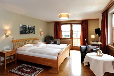 Image de Catégorie B - Lit feuillage Chambre - WohlfuhlHaus Evelin