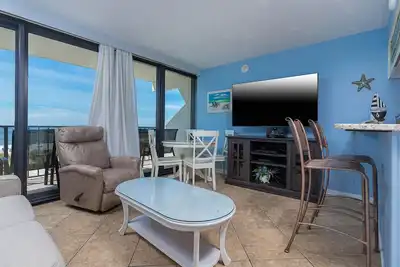 Image de Deuxième étage une chambre! Island Winds East à Gulf Shores!