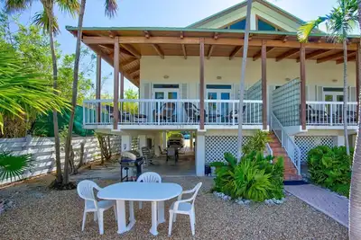 Image de Beau, front de mer Key Colony Duplex. Courte promenade à la plage Cabana et Pool Club!