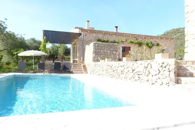 Image de Maison calme et appartement avec piscine pour 4 personnes
