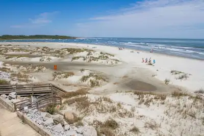 Image de Incroyable propriété en bord de mer avec une vue imprenable sur l'océan et la crique!