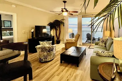 Image de Treasure Island 2 lits King-Jacuzzi, service de plage pour 2 inclus!