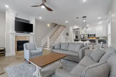 Image de Location spacieuse-accès à la plage privée-condo de trois étages-près de la piscine