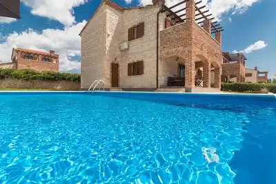 Image de Villa Valerie avec piscine, 4 chambres, court de tennis partagé
