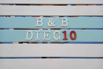 Chambre en bois Sardaigne - petit déjeuner gratuit / wi-fi