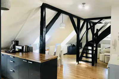 Image de Vue CATHÉDRALE à 2 mn à pied ; Duplex CLIMATISÉ - Centre classé 3*