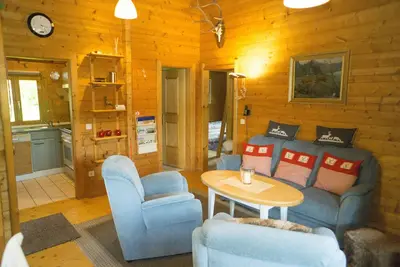 Image de Chalet en bois non fumeur dans le village de vacances pour les familles avec enfants a. chien