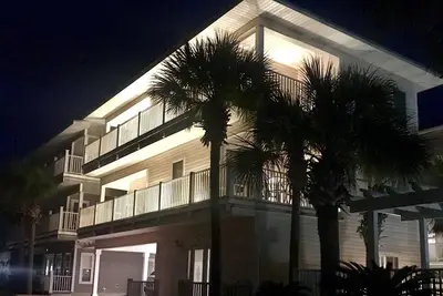 Image de 4br Home South of 30a! Vue sur le golfe, 16 personnes  Wifi gratuit