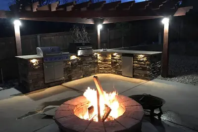 Image de 3900 pieds carrés Belle maison de luxe à côté de C-470 et Red Rocks Amphitheater