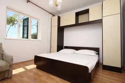 Image de Appartement de deux chambres avec la terrasse et la vue sur le mer Makarska (A-6791-b)