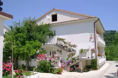 Image de Appartement de trois chambres avec la terrasse Palit, Rab (A-14610-a)