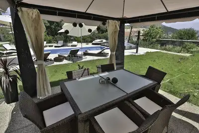 Villa de luxe avec piscine privée chauffée et vue mer 3