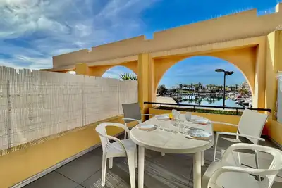 Image de Studio cabine avec terrasse spacieuse et parking à Sète