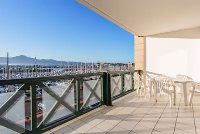 Image de Appartement Moderne avec Piscine et Accès Direct Plage, Parking Sécurisé - Hendaye