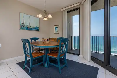 Image de Apportez votre chaise de plage préférée! ÉTÉ ��conomisez sur 4 + nuits!