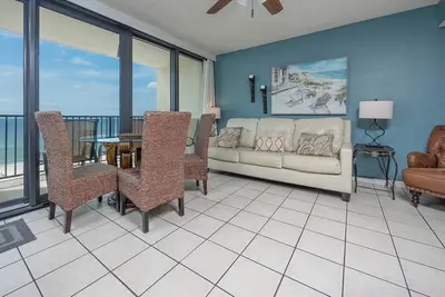 Image de Populaire 8ème étage Island Winds West 1 Chambre… Beach Front!