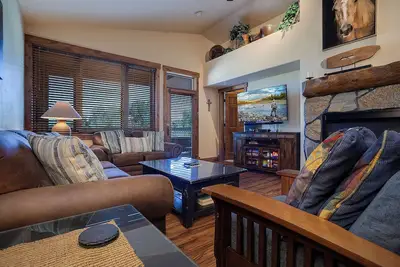 Image de Cl3207 Belle vue sur la montagne dans cette maison loin de chez vous! SPÉCIAUX D'Hiver!