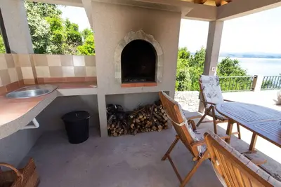 Image de Appartement de deux chambres prés de la plage Baie Donja Krušica, Solta (A-12418-a)