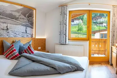 Image de Alpenrose - Loup Farm