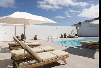 Image de Edem Iii design appartement piscine chauffée par Lightbooking