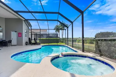 Image de Belle villa rénovée 5 Bd 3. 5 Ba près de Walt Disney!