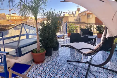 Image de Charmant espace ouvert indépendant avec terrasses au théâtre Massimo