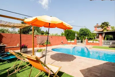 Image de Fantastique duplex avec piscine privée et jardin