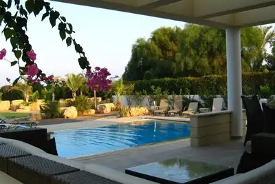 Image de 5 Bedroom Luxury Villa With Private Pool, Adjacent To The Beach