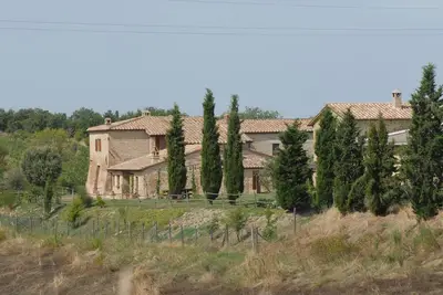 Villa toscane entre San Giovanni D'Asso et Montalcino