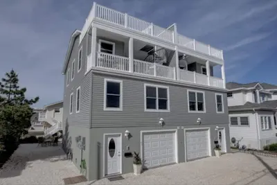 Image de Lbi 2019! Toute nouvelle maison disponible, l'unité A est de 5 maisons loin de la plage!