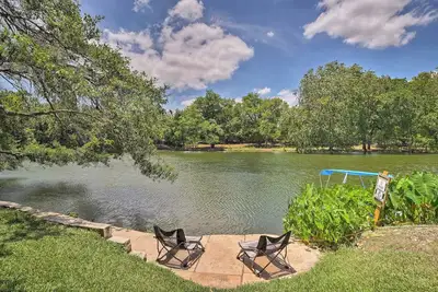Image de Spacieux Lake Rock Round House w / jouets de l'eau!