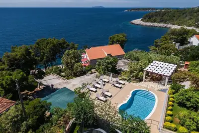 Appartement de deux chambres prés de la plage Prizba, Korcula (A-10056-c)