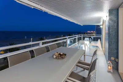 Image de Incroyable! Bel appartement 27m2 terrase en bord de mer!