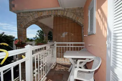Image de Appartement d'une chambre avec la terrasse et la vue sur le mer Njivice, Krk (A-5398-f)